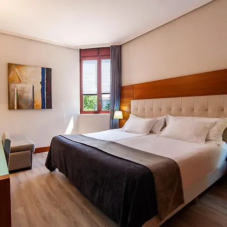 Silken Amara Plaza 4*